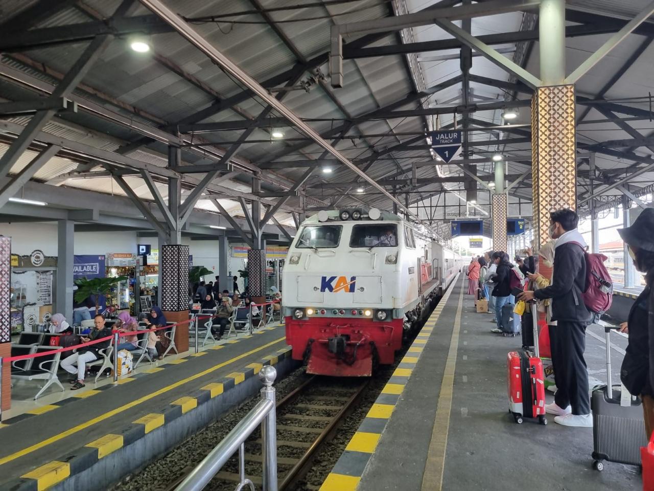Lebaran Penuh Kebahagiaan, KAI Pastikan BBM untuk Transportasi Aman
