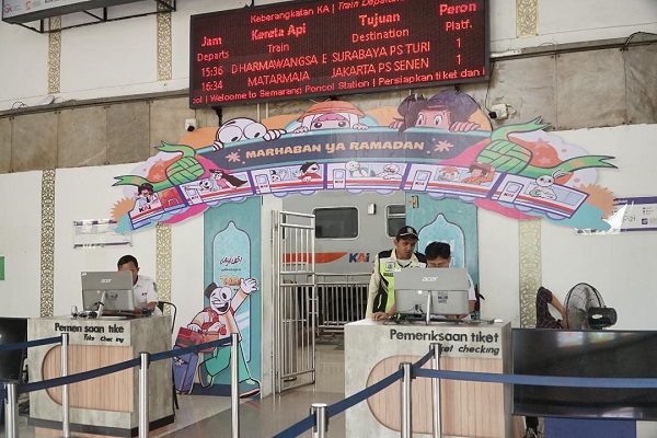 Dekorasi Lebaran KAI Daop 4 Semarang Hadirkan Suasana Spesial di Stasiun