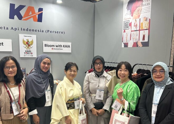 (FOTO) Produk UMKM Binaan KAI Unjuk Gigi di Fashion World Tokyo 2025