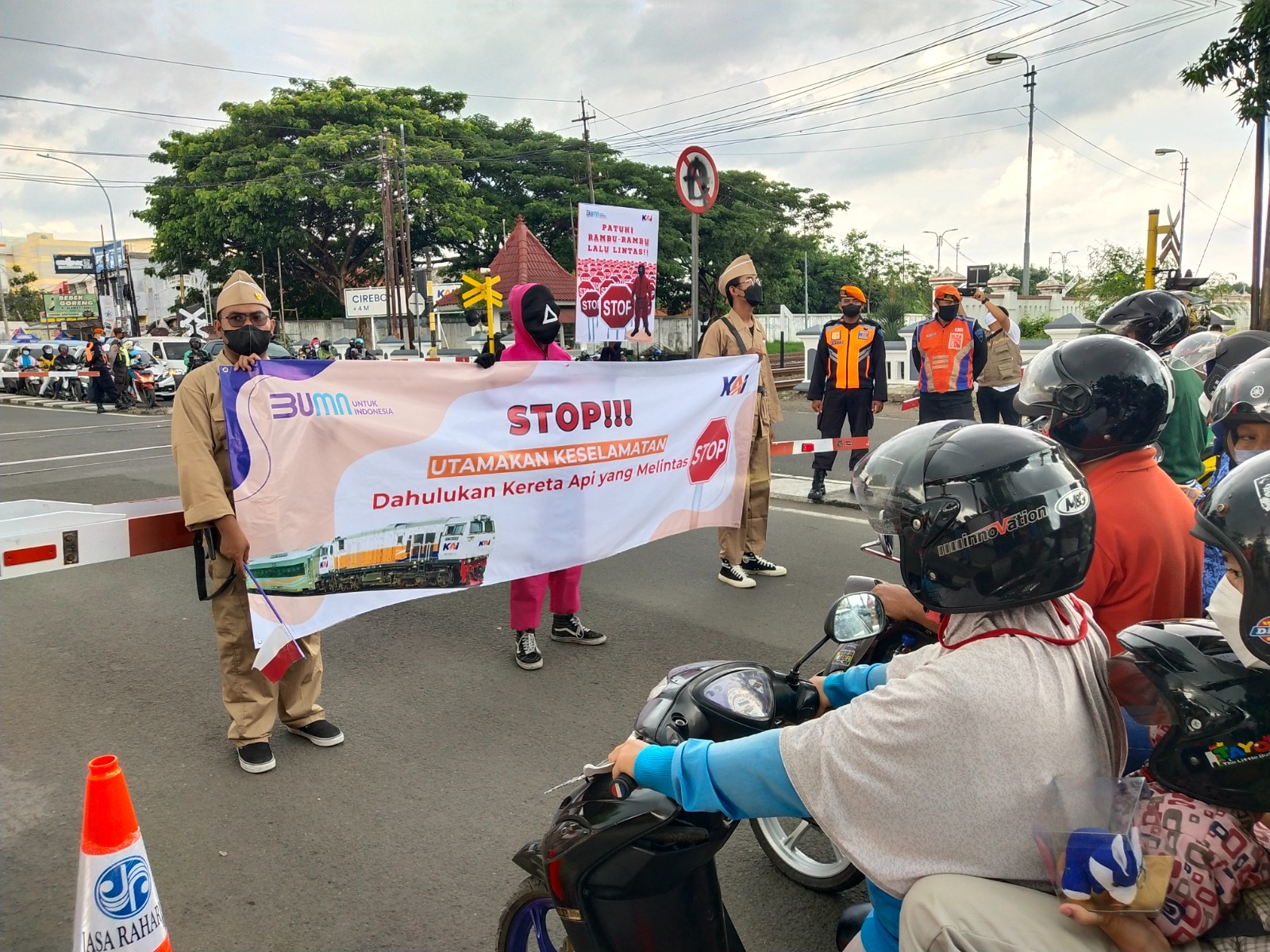 Awal 2025, KAI Lakukan Penertiban Masif Perlintasan Demi Transportasi Aman