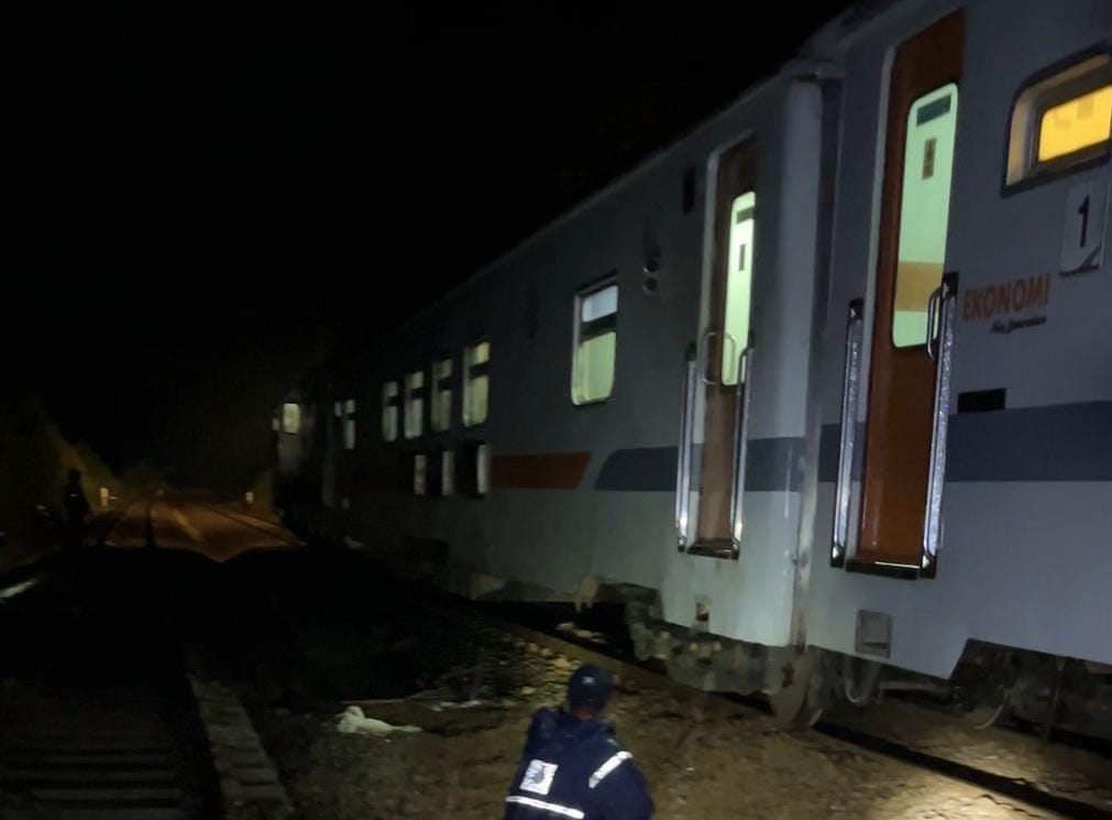KAI Mohon Maaf atas Keterlambatan, Jalur Kereta Telah Kembali Normal