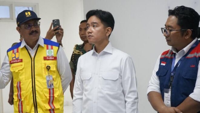 Purnawirawan TNI Desak Wapres Gibran Dilengserkan, Boni Hargens: Mustahil Bisa Terjadi