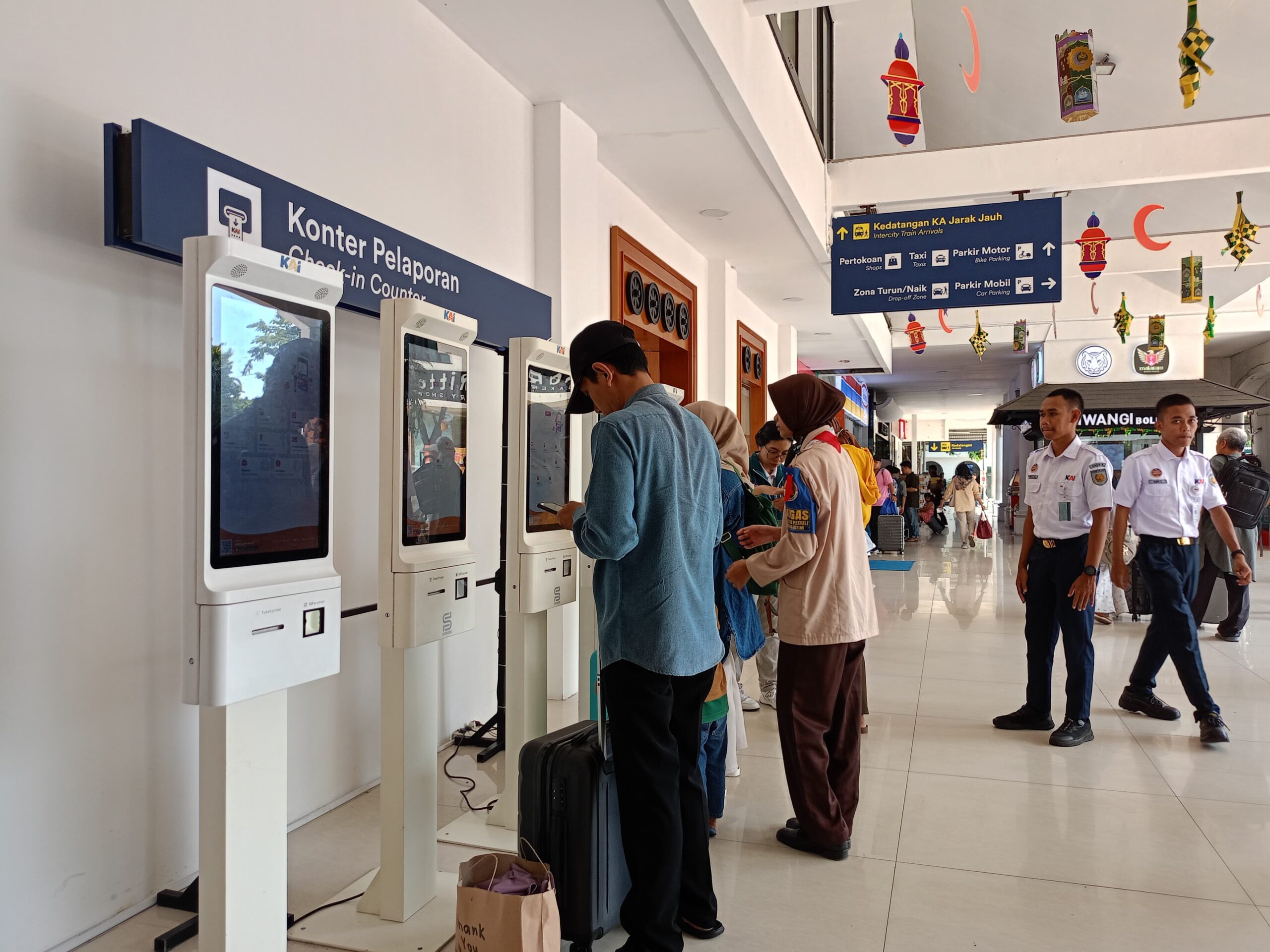 Dari Hobi Jadi Aksi, Railfans dan Pramuka Turut Sukseskan Operasi Lebaran 2025 Bersama KAI