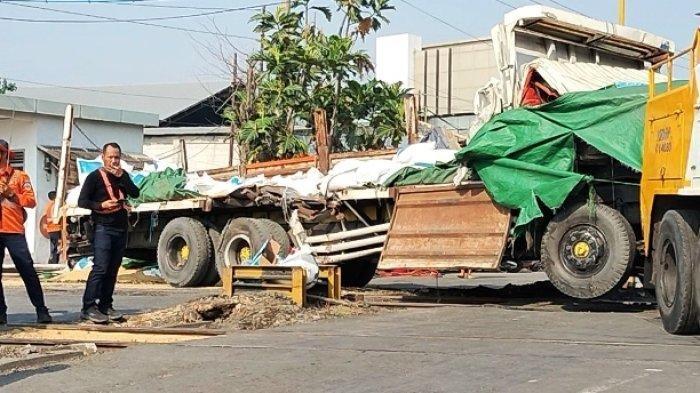 KA Harina Tertabrak Truk, KAI Daop 4 Semarang Lakukan Pemulihan