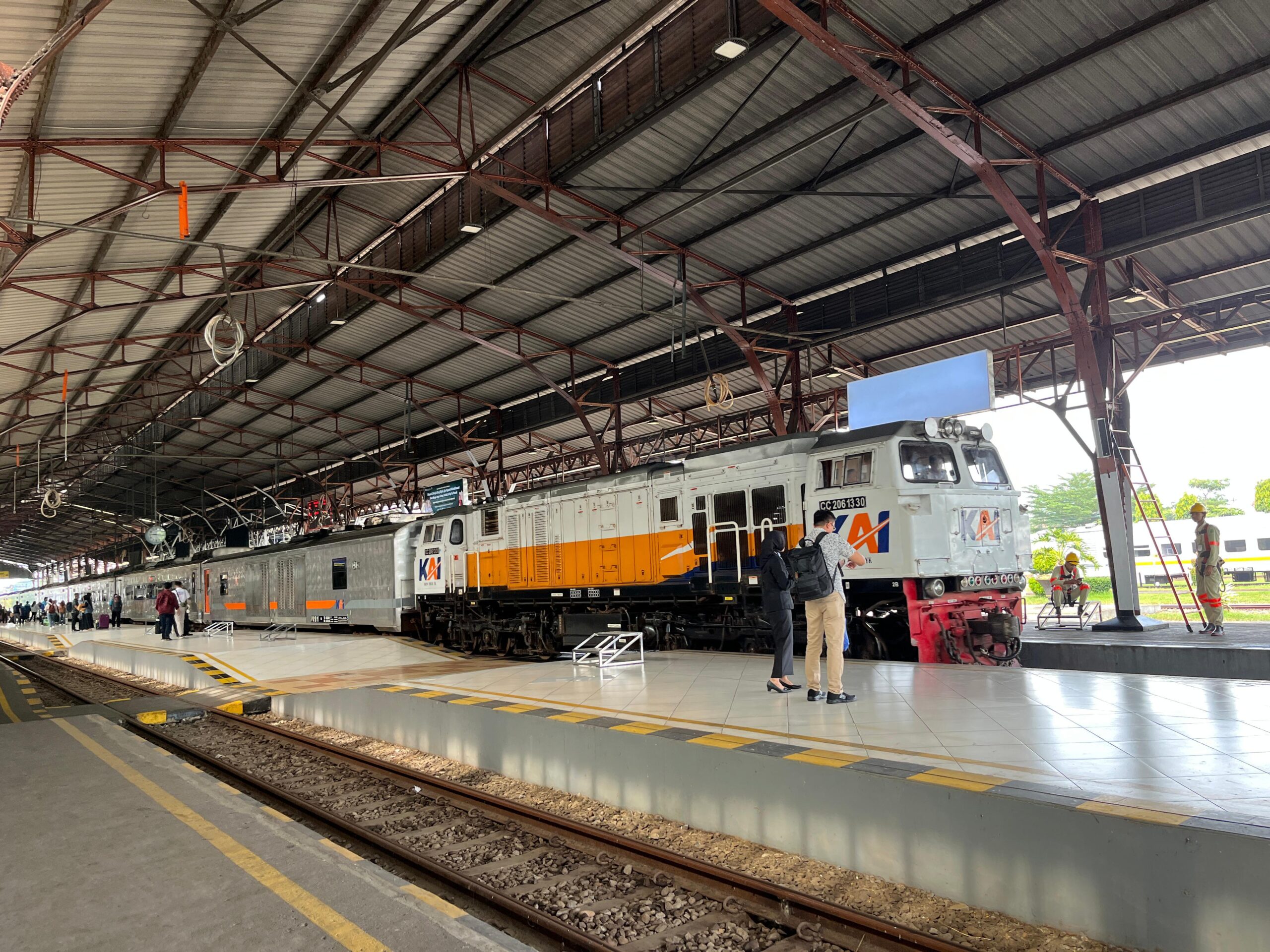 (FOTO) Lonjakan Penumpang di Libur Panjang Waisak, KAI Daop 5 Antisipasi dengan 17 Jadwal Kereta Setiap Hari