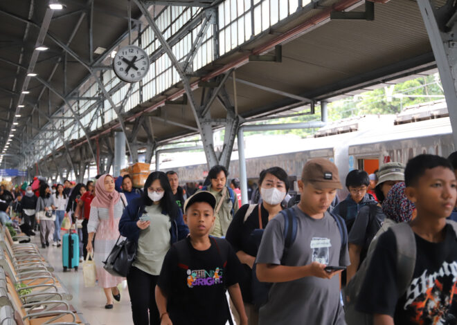 Libur Waisak 2025, Ribuan Pemudik Serbu Kereta Api