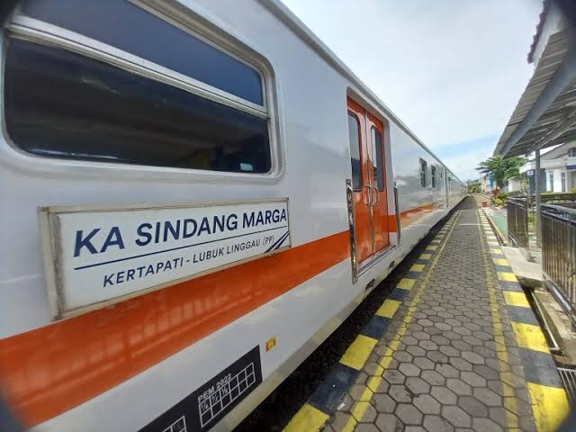 KAI Divre III Palembang Maksimalkan Perawatan Sarana untuk Libur Waisak yang Aman dan Nyaman